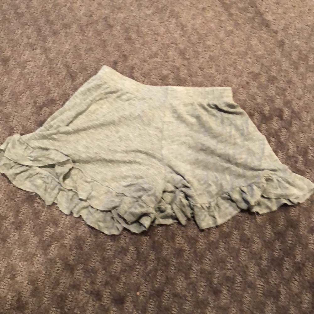 Girls gray ruffle trim shorts